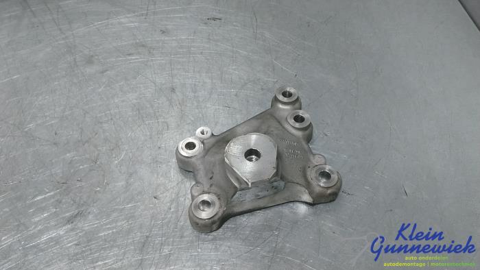 Used Engine mount Porsche Macan Price € 50,00 Margin scheme offered by Klein Gunnewiek Autodemontage & Motorentechniek