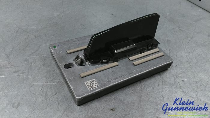 Używane Antena GPS Volvo V90 Cena € 83,00 Procedura marży oferowane przez Klein Gunnewiek Autodemontage & Motorentechniek