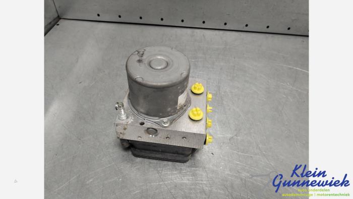 Used ABS pump Opel Karl Price € 29,00 Margin scheme offered by Klein Gunnewiek Autodemontage & Motorentechniek