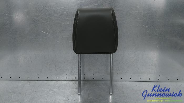 Używane Zaglówek Opel Karl Cena € 50,00 Procedura marży oferowane przez Klein Gunnewiek Autodemontage & Motorentechniek