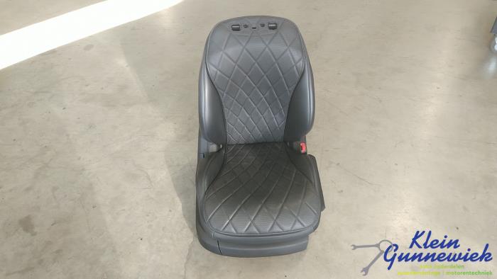 Używane Fotel prawy Mercedes S-Klasse Cena € 750,00 Procedura marży oferowane przez Klein Gunnewiek Autodemontage & Motorentechniek