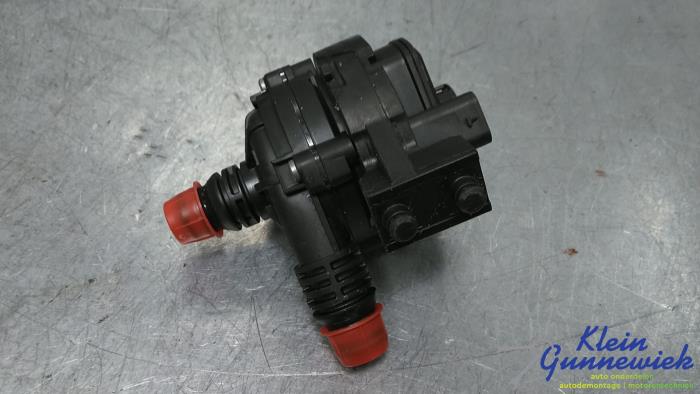 Begagnade Vattenpump BMW 5-Serie Pris € 45,00 Marginaltabell erbjuds av Klein Gunnewiek Autodemontage & Motorentechniek