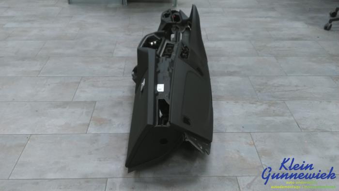 Panel z BMW 5-Serie 2021