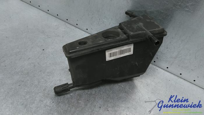 Używane Filtr weglowy Mercedes CLA Cena € 45,00 Procedura marży oferowane przez Klein Gunnewiek Autodemontage & Motorentechniek
