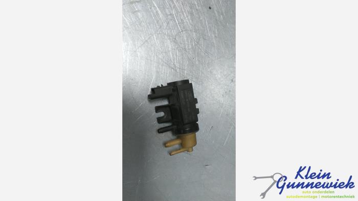 Używane Rózne Ford Focus Cena € 21,00 Procedura marży oferowane przez Klein Gunnewiek Autodemontage & Motorentechniek