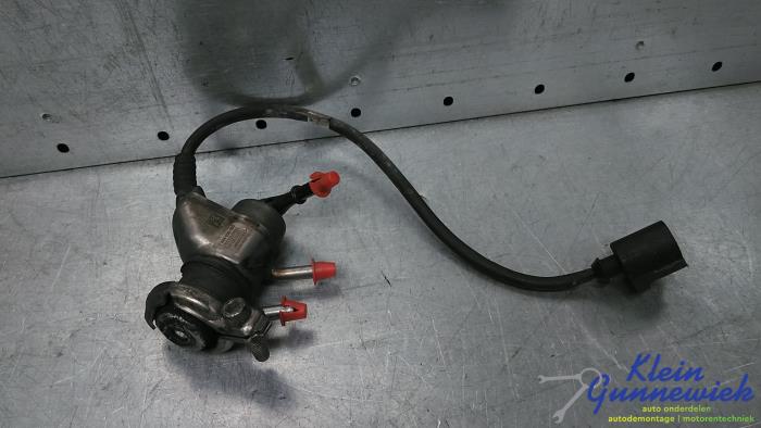Usados Inyector Adblue Volkswagen Transporter Precio € 45,00 Norma de margen ofrecido por Klein Gunnewiek Autodemontage & Motorentechniek