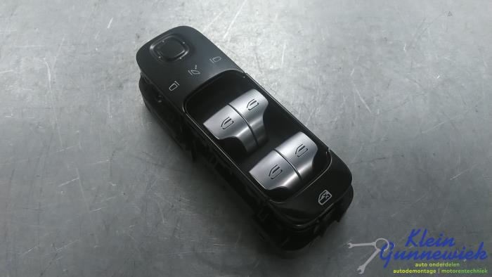 Usados Interruptor combinado de ventanillas Mercedes S-Klasse Precio € 165,00 Norma de margen ofrecido por Klein Gunnewiek Autodemontage & Motorentechniek