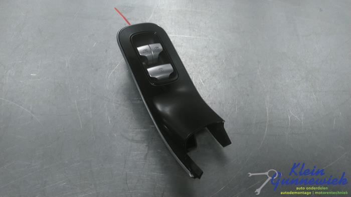 Używane Przelacznik combi okienny Mercedes S-Klasse Cena € 75,00 Procedura marży oferowane przez Klein Gunnewiek Autodemontage & Motorentechniek