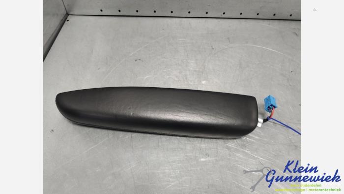 Używane Podlokietnik Mercedes S-Klasse Cena € 145,00 Procedura marży oferowane przez Klein Gunnewiek Autodemontage & Motorentechniek