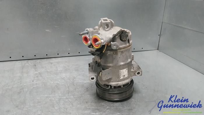 Usagé Pompe clim Volvo V60 Prix € 150,00 Règlement à la marge proposé par Klein Gunnewiek Autodemontage & Motorentechniek