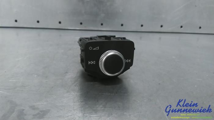 Begagnade Radiokontrollpanel Audi A1 Pris € 35,00 Marginaltabell erbjuds av Klein Gunnewiek Autodemontage & Motorentechniek