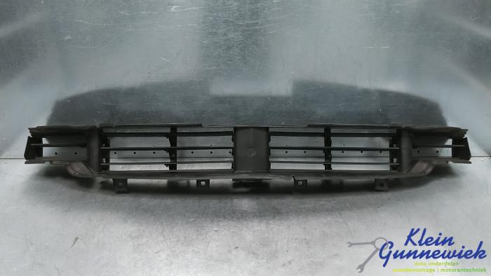 Begagnade Lufttratt BMW 7-Serie Pris € 125,00 Marginaltabell erbjuds av Klein Gunnewiek Autodemontage & Motorentechniek