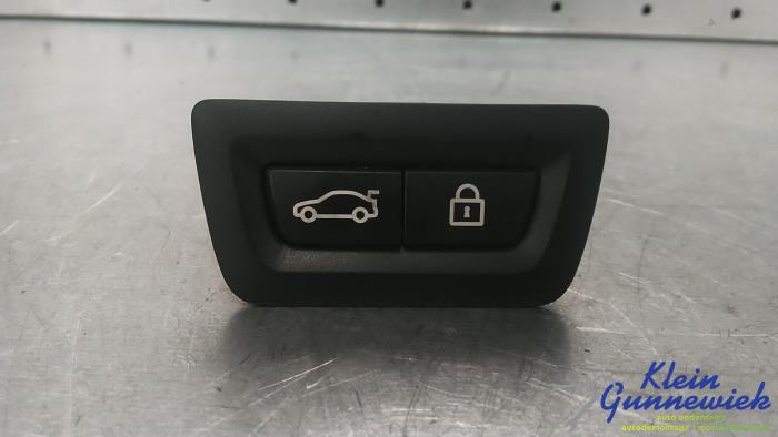 Używane Przelacznik BMW 7-Serie Cena € 20,00 Procedura marży oferowane przez Klein Gunnewiek Autodemontage & Motorentechniek