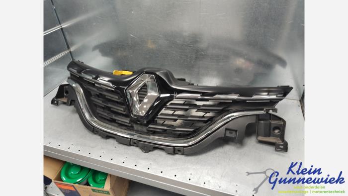 Używane Grill Renault Captur Cena € 115,00 Procedura marży oferowane przez Klein Gunnewiek Autodemontage & Motorentechniek