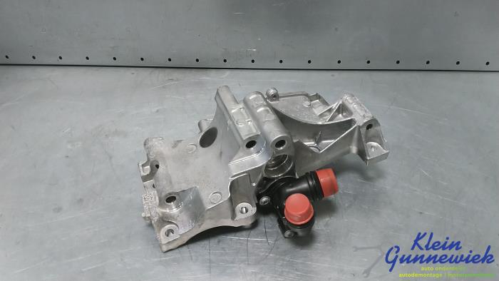 Usagé Support dynamo bas BMW 5-Série Prix € 60,00 Règlement à la marge proposé par Klein Gunnewiek Autodemontage & Motorentechniek