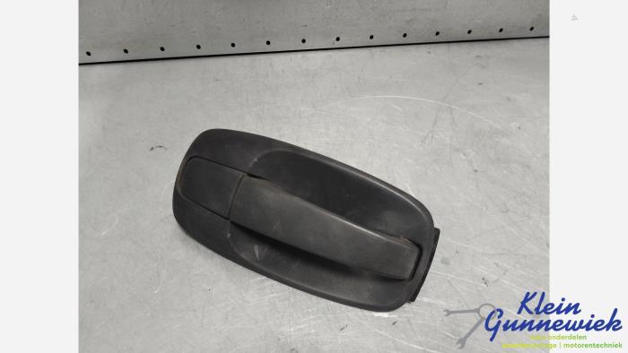 Gebrauchte Heckklappengriff Opel Vivaro Preis € 20,00 Margenregelung angeboten von Klein Gunnewiek Autodemontage & Motorentechniek