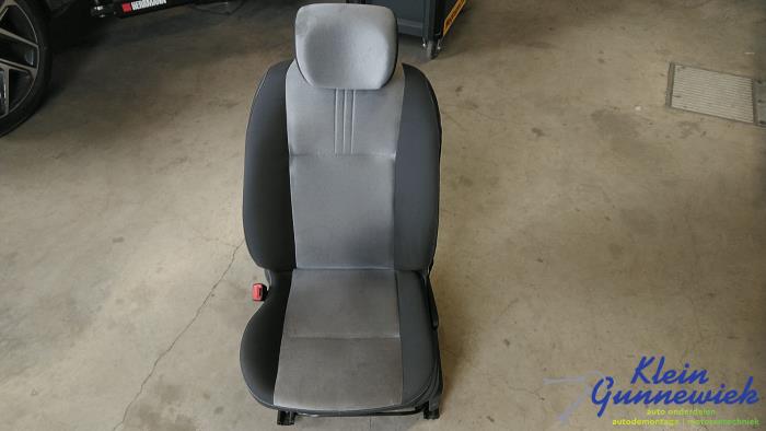 Używane Fotel lewy Renault Modus Cena € 95,00 Procedura marży oferowane przez Klein Gunnewiek Autodemontage & Motorentechniek