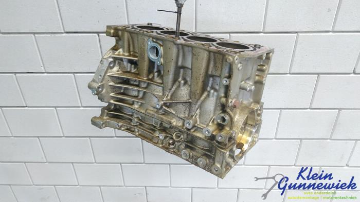 Used Engine crankcase Volvo V40 Price € 495,00 Margin scheme offered by Klein Gunnewiek Autodemontage & Motorentechniek