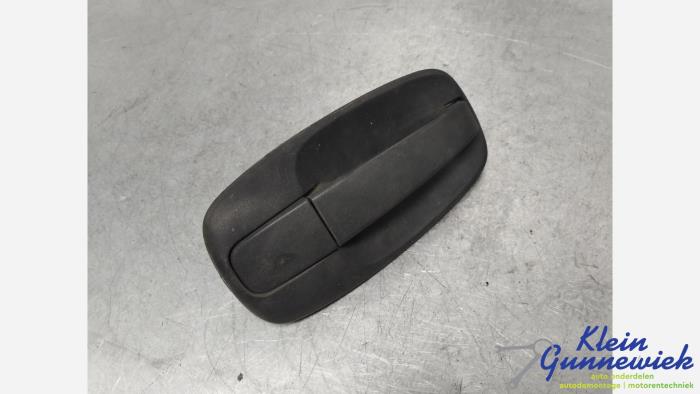 Gebrauchte Heckklappengriff Opel Vivaro Preis € 20,00 Margenregelung angeboten von Klein Gunnewiek Autodemontage & Motorentechniek