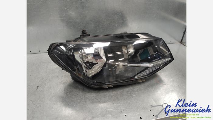 Używane Reflektor prawy Volkswagen Caddy Cena € 135,00 Procedura marży oferowane przez Klein Gunnewiek Autodemontage & Motorentechniek