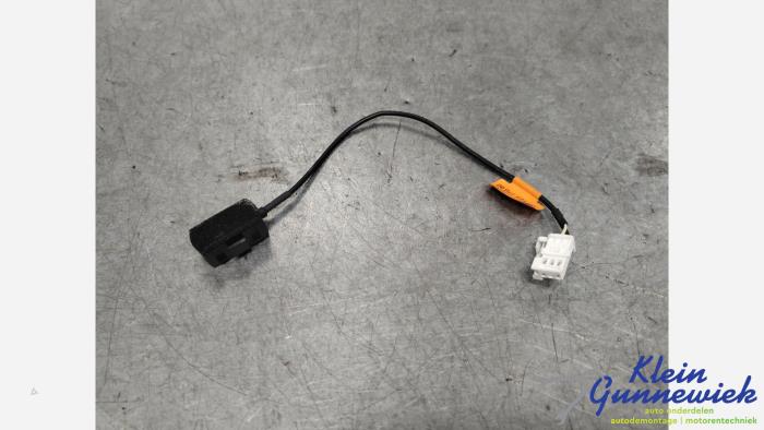 Usados Micrófono Opel Combo Precio € 20,00 Norma de margen ofrecido por Klein Gunnewiek Autodemontage & Motorentechniek