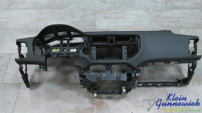 Używane Panel Kia Rio Cena € 125,00 Procedura marży oferowane przez Klein Gunnewiek Autodemontage & Motorentechniek