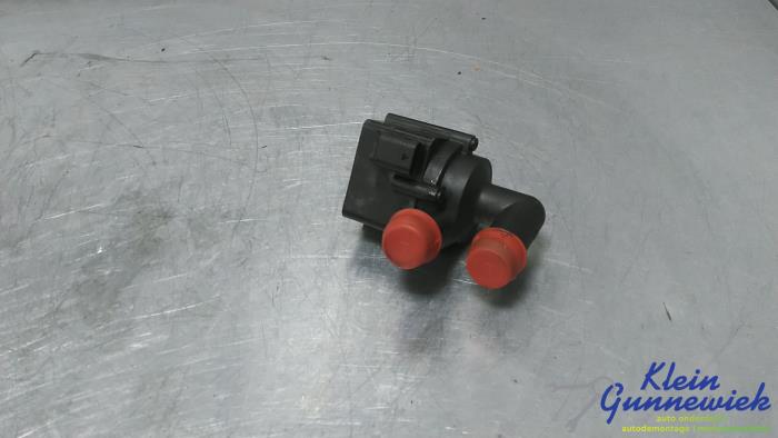 Begagnade Vattenpump Volvo V90 Pris € 50,00 Marginaltabell erbjuds av Klein Gunnewiek Autodemontage & Motorentechniek
