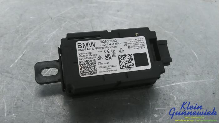Używane Antena BMW X3 Cena € 20,00 Procedura marży oferowane przez Klein Gunnewiek Autodemontage & Motorentechniek