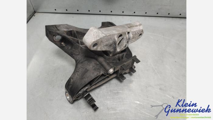 Used Engine mount Opel Combo Price € 50,00 Margin scheme offered by Klein Gunnewiek Autodemontage & Motorentechniek