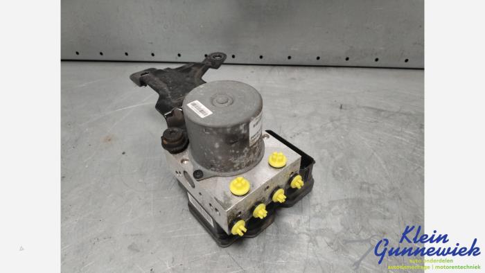 Begagnade ABS-pump Kia Rio Pris € 30,00 Marginaltabell erbjuds av Klein Gunnewiek Autodemontage & Motorentechniek
