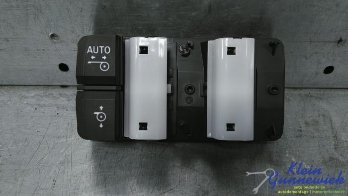 Używane Przelacznik BMW X5 Cena € 45,00 Procedura marży oferowane przez Klein Gunnewiek Autodemontage & Motorentechniek