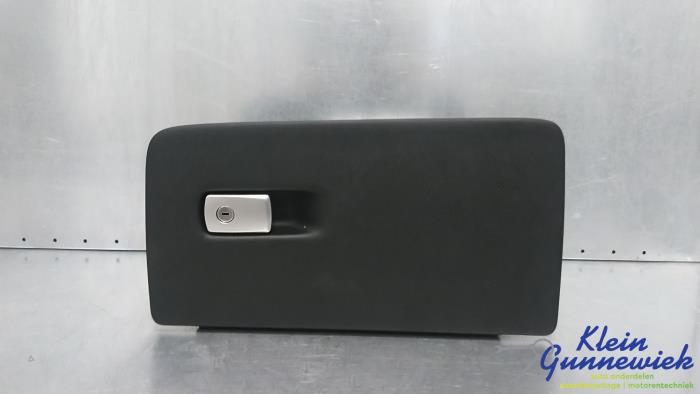 Gebrauchte Handschuhfach BMW X5 Preis € 95,00 Margenregelung angeboten von Klein Gunnewiek Autodemontage & Motorentechniek