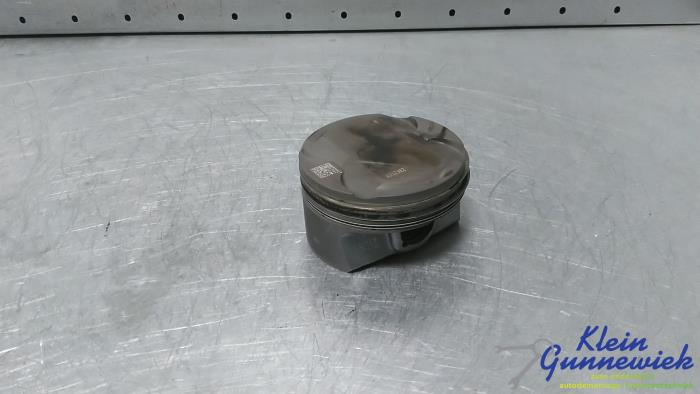 Usagé Piston Volvo V40 Prix € 45,00 Règlement à la marge proposé par Klein Gunnewiek Autodemontage & Motorentechniek