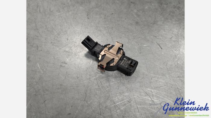 Begagnade Regnsensor Mitsubishi ASX Pris € 50,00 Marginaltabell erbjuds av Klein Gunnewiek Autodemontage & Motorentechniek