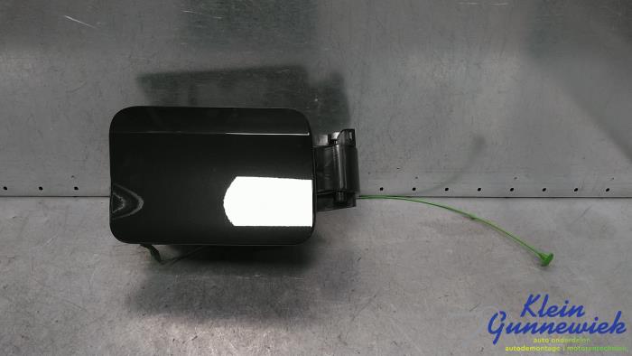 Begagnade Tanklucka BMW X5 Pris € 45,00 Marginaltabell erbjuds av Klein Gunnewiek Autodemontage & Motorentechniek