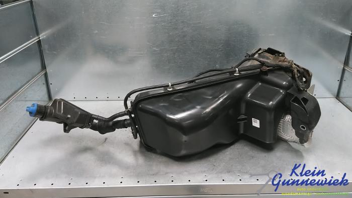 Gebrauchte Adblue Tank Volvo XC60 Preis € 295,00 Margenregelung angeboten von Klein Gunnewiek Autodemontage & Motorentechniek
