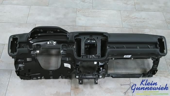 Używane Panel Volvo XC40 Cena € 795,00 Procedura marży oferowane przez Klein Gunnewiek Autodemontage & Motorentechniek