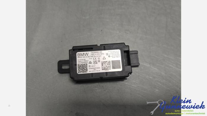 Używane Antena BMW X5 Cena € 20,00 Procedura marży oferowane przez Klein Gunnewiek Autodemontage & Motorentechniek