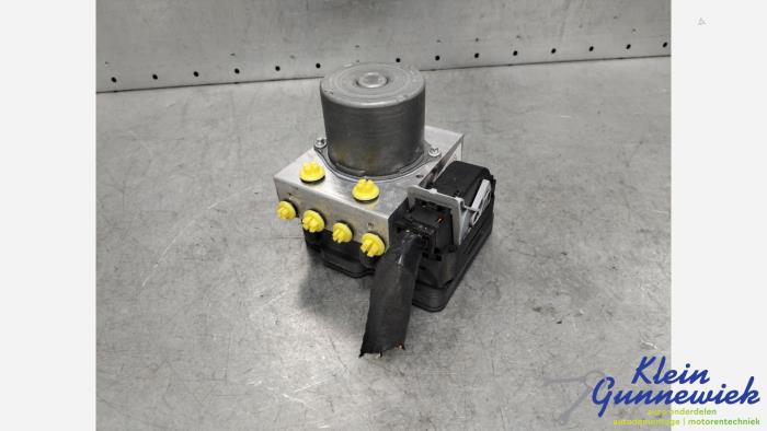 Begagnade ABS-pump Volvo XC40 Pris € 245,00 Marginaltabell erbjuds av Klein Gunnewiek Autodemontage & Motorentechniek