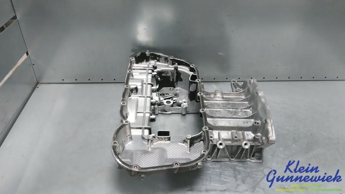 Usagé Couvercle carter Audi Q7 Prix € 375,00 Règlement à la marge proposé par Klein Gunnewiek Autodemontage & Motorentechniek