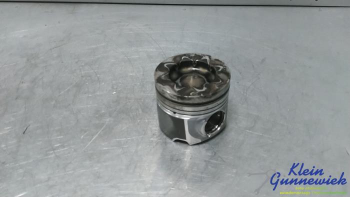 Usados Pistón Audi Q7 Precio € 85,00 Norma de margen ofrecido por Klein Gunnewiek Autodemontage & Motorentechniek