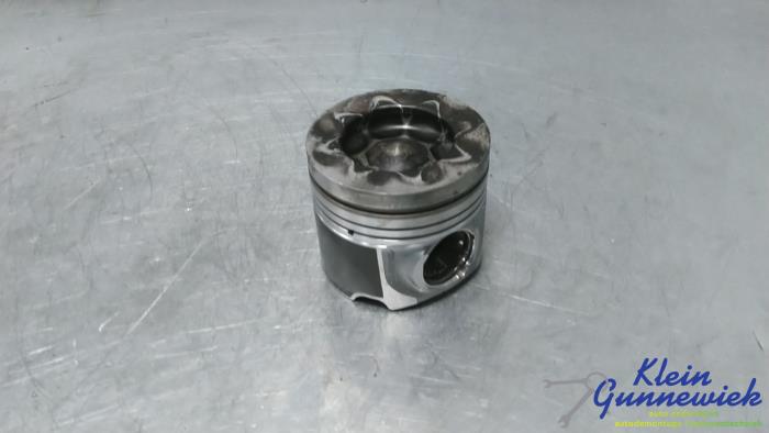 Usados Pistón Audi Q7 Precio € 85,00 Norma de margen ofrecido por Klein Gunnewiek Autodemontage & Motorentechniek