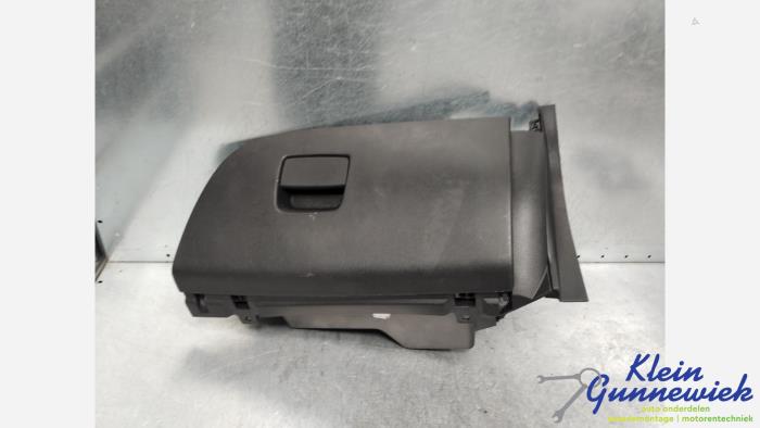 Begagnade Handskfack Opel Corsa Pris € 35,00 Marginaltabell erbjuds av Klein Gunnewiek Autodemontage & Motorentechniek