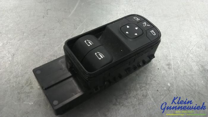 Używane Przelacznik combi okienny Mercedes Sprinter Cena € 60,00 Procedura marży oferowane przez Klein Gunnewiek Autodemontage & Motorentechniek