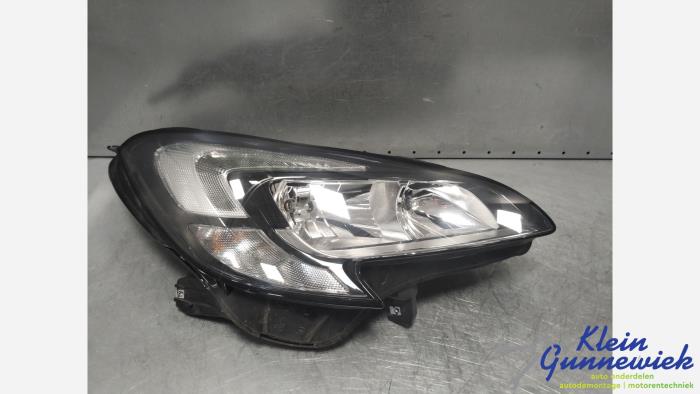 Używane Reflektor prawy Opel Corsa Cena € 345,00 Procedura marży oferowane przez Klein Gunnewiek Autodemontage & Motorentechniek