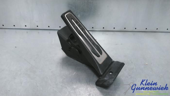Begagnade Gaspedalsensor BMW 2-Serie Pris € 35,00 Marginaltabell erbjuds av Klein Gunnewiek Autodemontage & Motorentechniek
