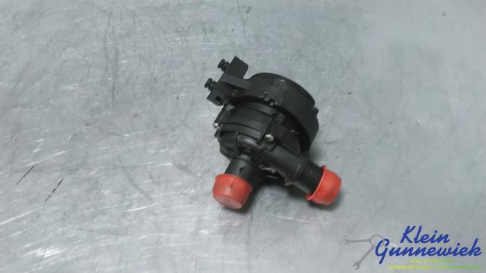Begagnade Vattenpump Volkswagen E-Golf Pris € 82,00 Marginaltabell erbjuds av Klein Gunnewiek Autodemontage & Motorentechniek