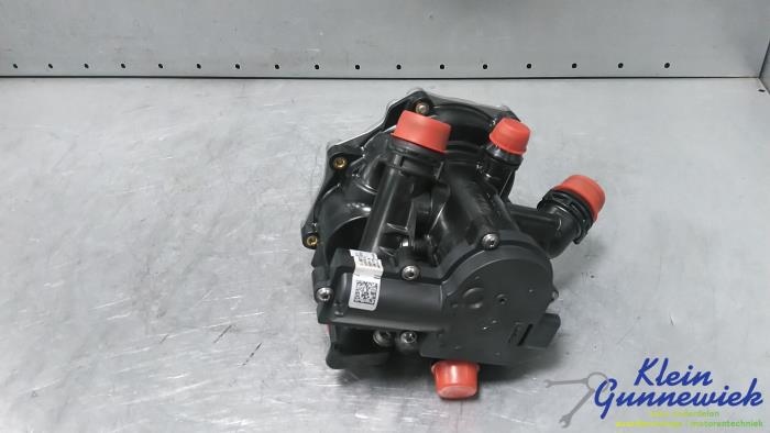 Pompe à eau d'un Audi A4 2024