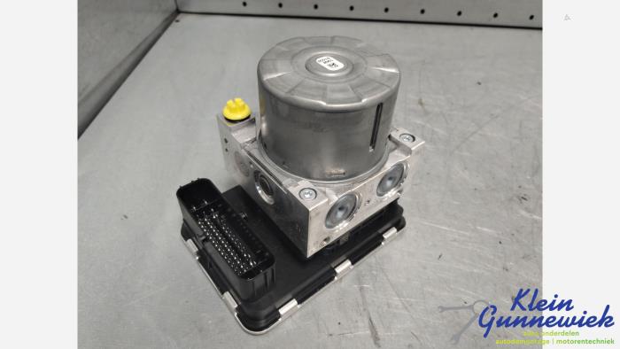 Used ABS pump BMW 2-Serie Price € 279,00 Margin scheme offered by Klein Gunnewiek Autodemontage & Motorentechniek