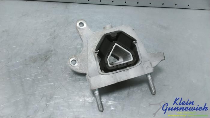Used Engine mount Opel Corsa Price € 45,00 Margin scheme offered by Klein Gunnewiek Autodemontage & Motorentechniek